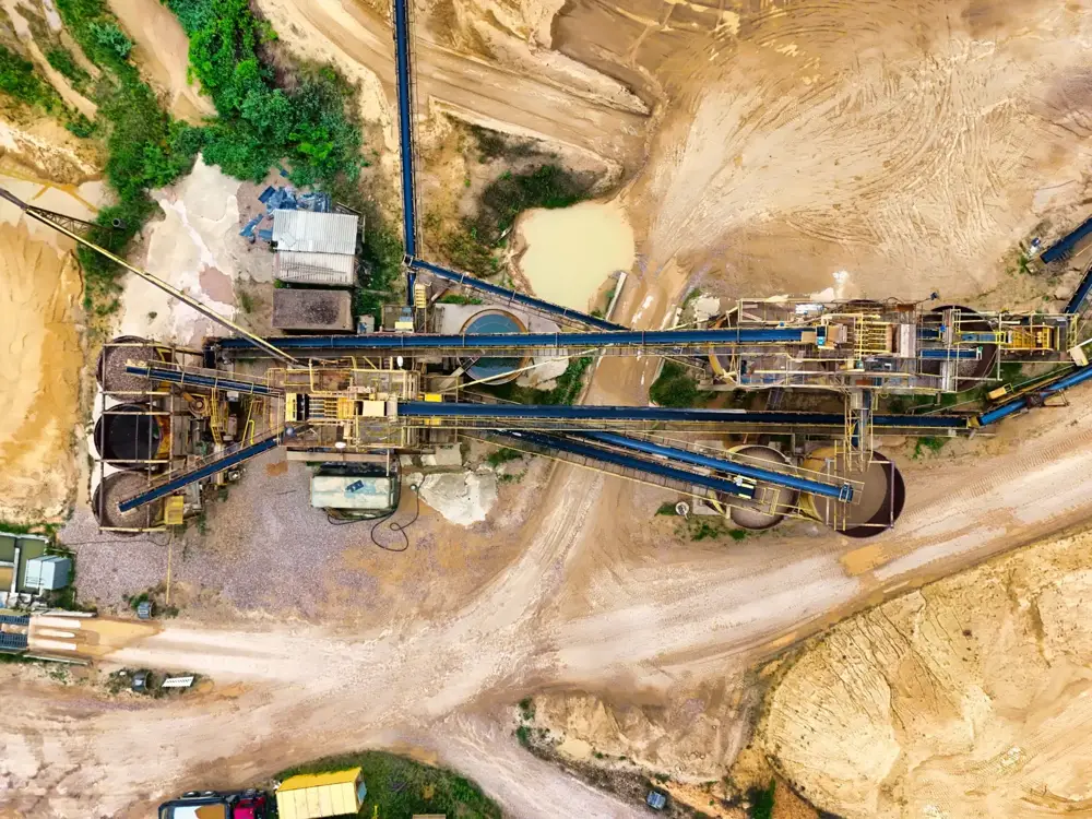 Vista aérea de una planta de tratamiento de áridos